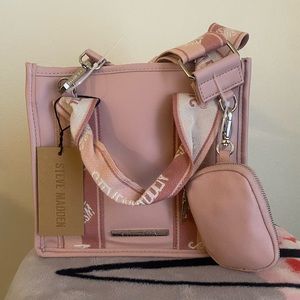 Steve Madden viral bag. Pink.